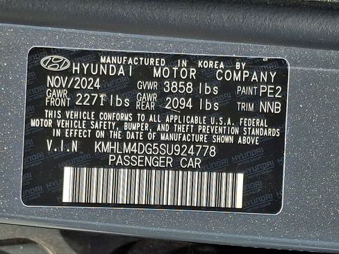 Used 2025 Hyundai Elantra Sport image 27