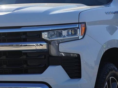 Used 2023 Chevrolet Silverado 1500 LT image 4