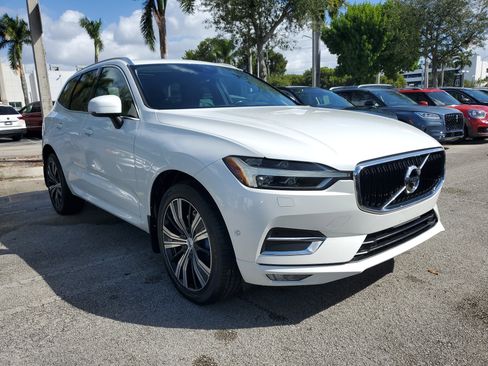 Used 2018 Volvo XC60 T6 Momentum w/ Advanced Package image 24