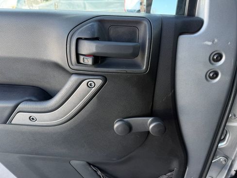 Used 2013 Jeep Wrangler Sport w/ Connectivity Group image 17