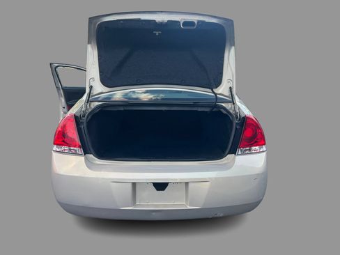 Used 2011 Chevrolet Impala LT FWD image 14