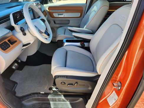 New 2025 Volkswagen ID. Buzz Pro S Plus image 11