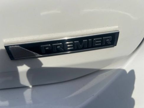 Used 2018 Chevrolet Equinox Premier FWD image 7