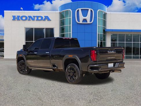 Used 2024 GMC Sierra 3500 Denali Ultimate AWD/4WD image 5
