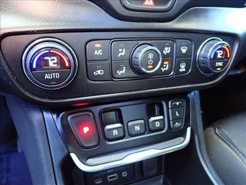 Used 2021 GMC Terrain SLT w/ Infotainment Package II image 23