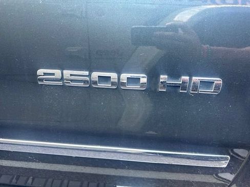Used 2019 GMC Sierra 2500 SLT w/ Duramax Plus Package AWD/4WD image 9