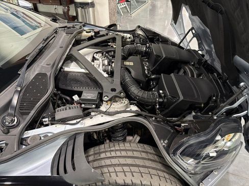 Used 2019 Aston Martin DB11 Coupe image 18