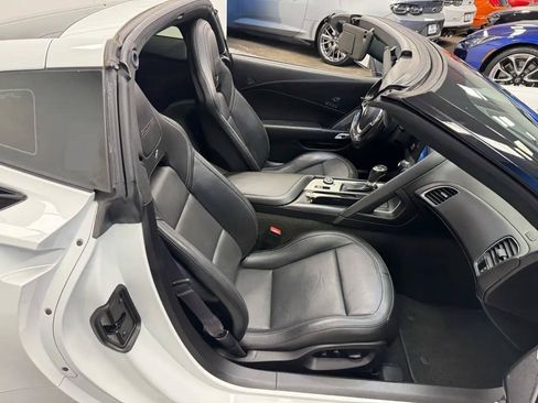 Used 2017 Chevrolet Corvette Z06 w/ Z07 Performance Package RWD image 16