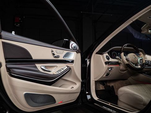 Used 2018 Mercedes-Benz Maybach S 560 4MATIC image 26