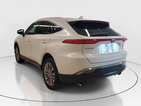 Used 2021 Toyota Venza XLE w/ Softex Package image 5