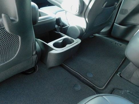 New 2026 Chrysler Pacifica Select FWD image 23