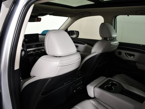 Certified 2025 Honda Pilot Elite image 48