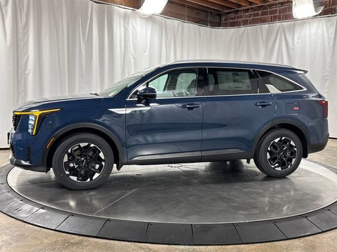 New 2026 Kia Sorento S w/ S Panoramic Sunroof Package FWD image 6