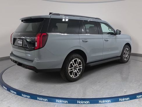 Used 2026 Ford Expedition Active AWD/4WD image 6