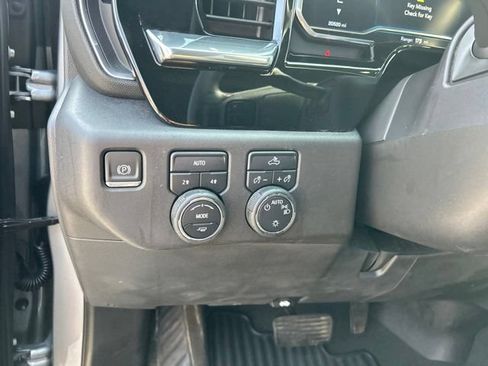Used 2023 Chevrolet Silverado 1500 LT AWD/4WD image 17