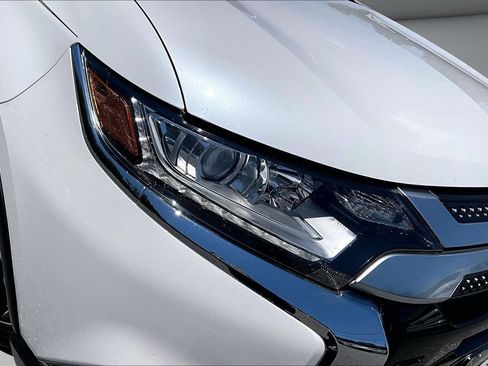 Used 2020 Mitsubishi Outlander SE AWD/4WD image 33