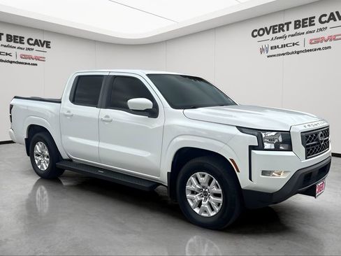 Used 2022 Nissan Frontier SV image 1