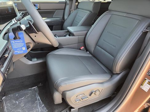New 2026 Hyundai Santa Fe Calligraphy AWD/4WD image 13