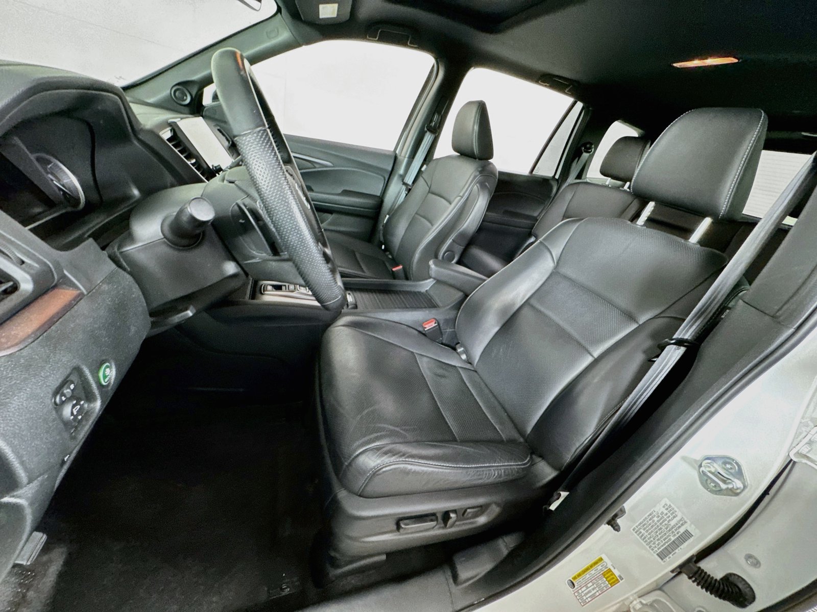 Used 2023 Honda Passport EX-L image 12