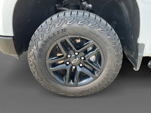 Used 2024 Chevrolet Silverado 1500 LT Trail Boss w/ Protection Package AWD/4WD image 13