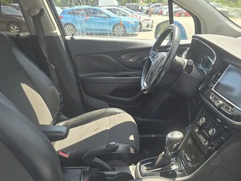 Used 2019 Buick Encore Preferred FWD image 5
