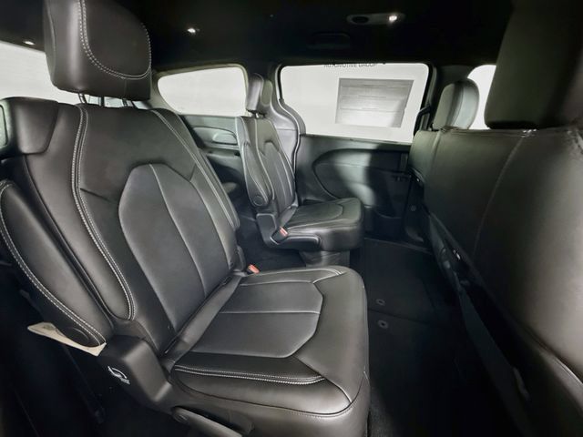 New 2027 Chrysler Pacifica Select FWD image 27