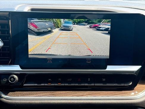 Used 2025 Chevrolet Silverado 1500 LT AWD/4WD image 15
