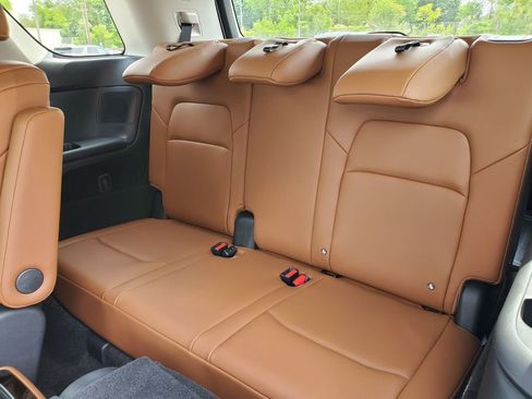 New 2026 Nissan Pathfinder Platinum AWD/4WD image 12
