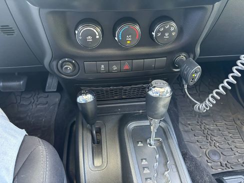 Used 2016 Jeep Wrangler Sport w/ Quick Order Package 24S AWD/4WD image 9