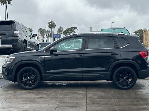 Certified 2022 Volkswagen Taos SE image 7