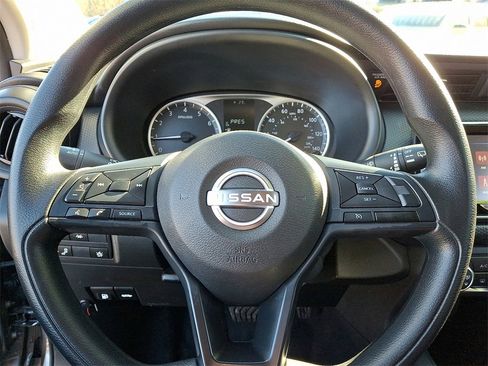 Used 2024 Nissan Kicks S image 19