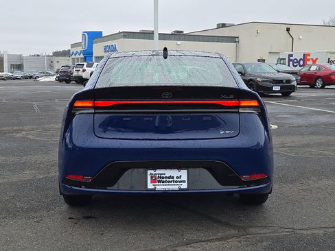 Used 2024 Toyota Prius XLE image 6