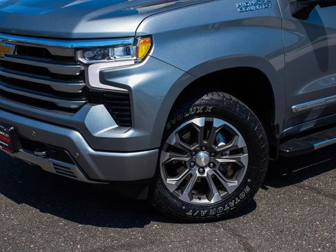 Used 2024 Chevrolet Silverado 1500 High Country w/ Technology Package AWD/4WD image 44