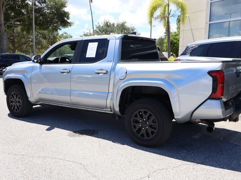 Used 2026 Toyota Tacoma SR5 AWD/4WD image 6