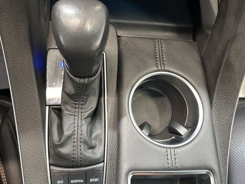 Used 2022 Toyota Avalon XSE image 26