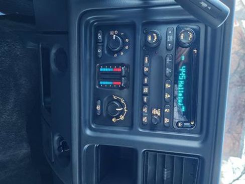 Used 2003 Chevrolet Avalanche 4x4 w/ Suspension Package, Off-Road image 23