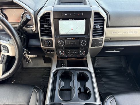 Used 2019 Ford F350 Lariat w/ Camper Package image 22