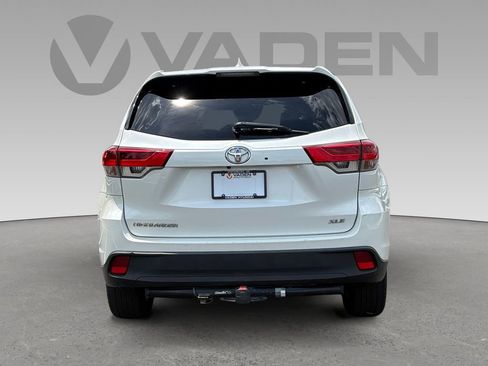 Used 2019 Toyota Highlander XLE FWD image 25
