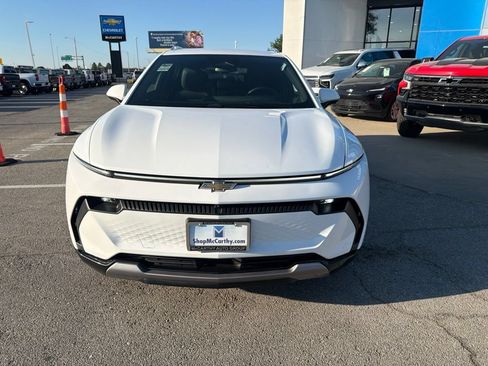 Used 2024 Chevrolet Equinox EV LT FWD image 8