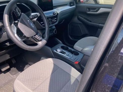 Used 2022 Ford Escape SE w/ Cold Weather Package image 15