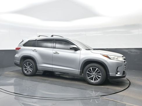 Used 2018 Toyota Highlander XLE FWD image 8