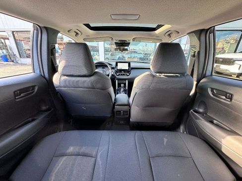 Used 2024 Toyota Corolla Cross LE w/ Moonroof Package image 11