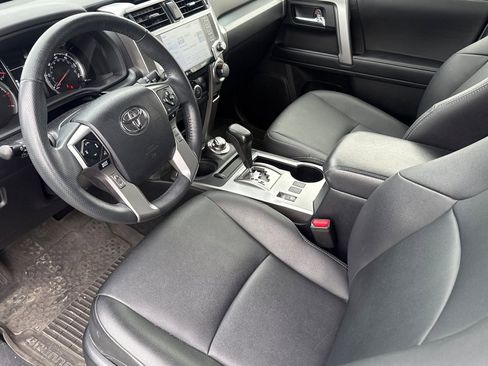 Used 2022 Toyota 4Runner TRD Sport AWD/4WD image 9