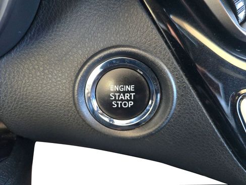 Used 2019 Toyota C-HR XLE image 26