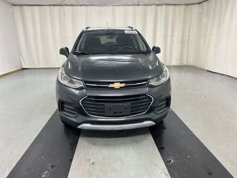 Used 2017 Chevrolet Trax LT w/ LT Convenience Package AWD/4WD image 3