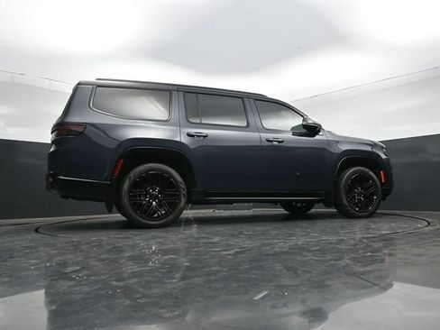 Used 2023 Jeep Wagoneer Series II AWD/4WD image 67