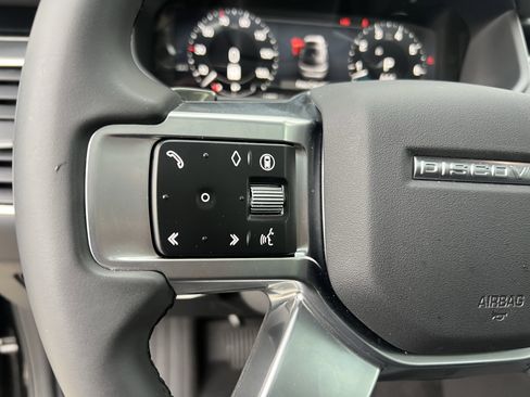 Certified 2025 Land Rover Discovery S AWD/4WD image 22
