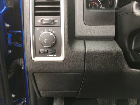 Used 2019 RAM 1500 Classic SLT w/ SLT Plus D←cor Group AWD/4WD image 19