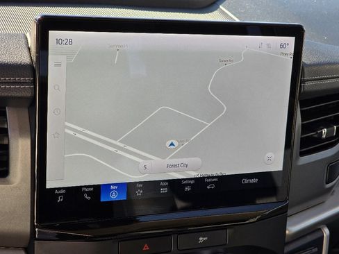 Used 2022 Ford Expedition XLT image 4