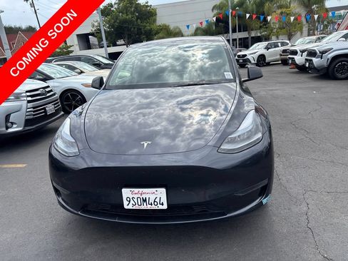 Used 2025 Tesla Model Y Long Range RWD image 9